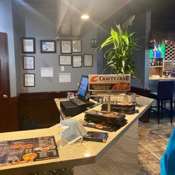 The Crafty Crab - Front desk