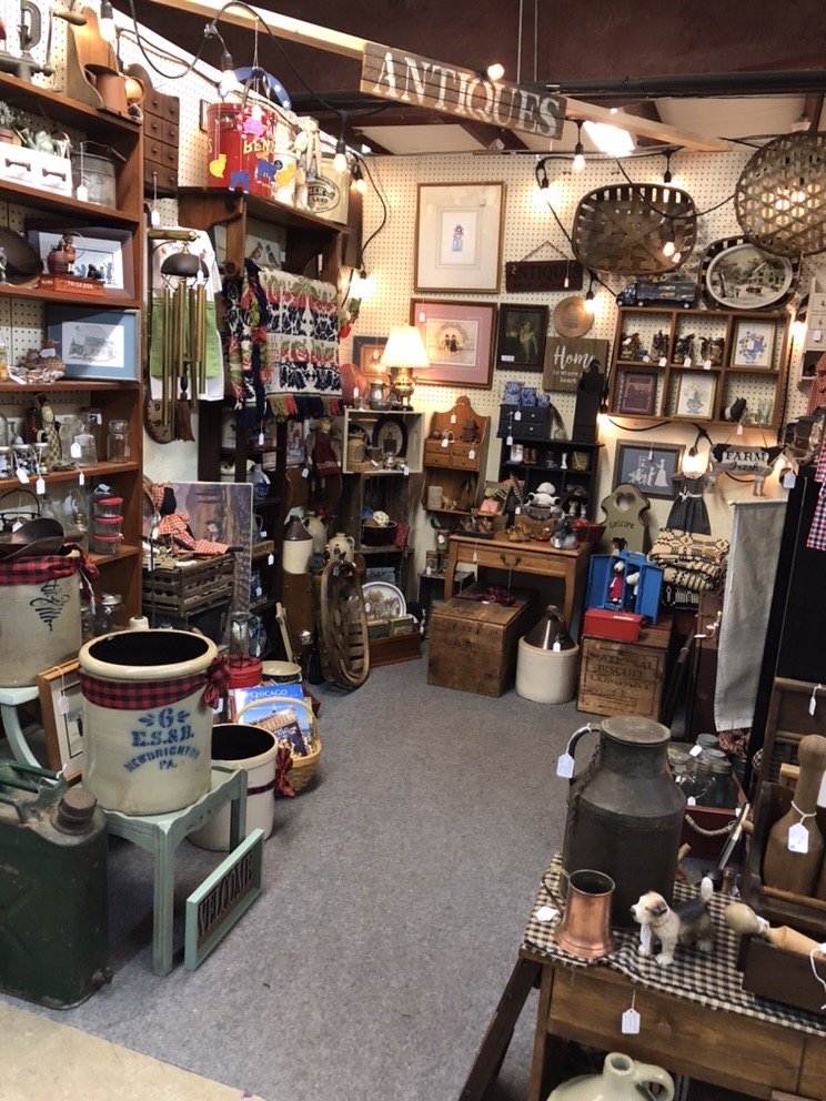 SCHOOLHOUSE ANTIQUES Updated October 2024 103 N College St, Palmyra