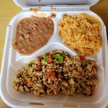 Los Tres Cochinitos Restaurant - Mexican Near Me - Los Angeles, California