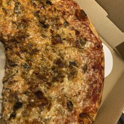 Famous Franks Milltown Grille - 3 topping pizza