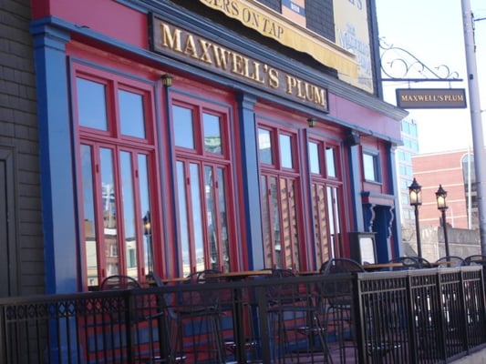 The Maxwell's Plum by null