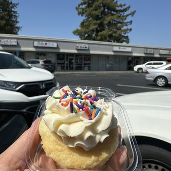 Bake It Up Bakery & Cafe - Birthday Cupcake - Bakeries Near Me - Castro Valley, California Bake It Up Bakery & Cafe - Birthday Cupcake - Bakeries Near Me - Castro Valley, California