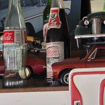 Leon's Smoke Shack BBQ - Some memorabilia on the shelf - Barbeque Near Me - Tulsa, Oklahoma