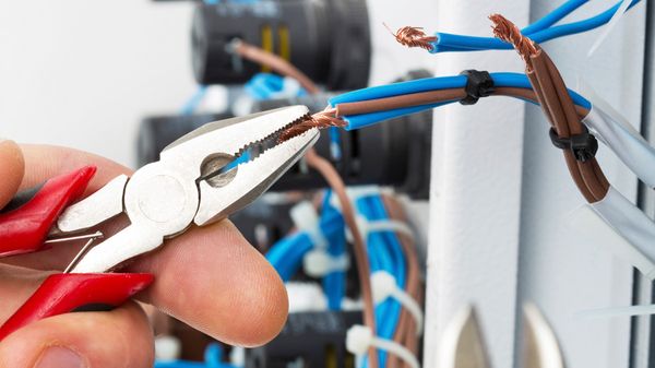 Matthew Electrical & Heating Services Logo