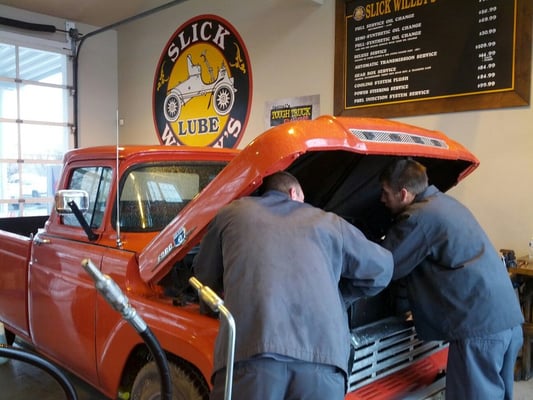Slick Willey's Oil & Lube