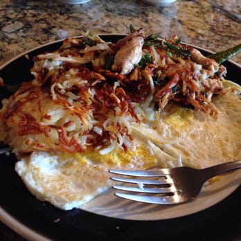 Shawsheen Luncheonette - Chicken hash with poblanos and hash browns - Breakfast & Brunch Near Me - Andover, Massachusetts Shawsheen Luncheonette - Chicken hash with poblanos and hash browns - Breakfast & Brunch Near Me - Andover, Massachusetts