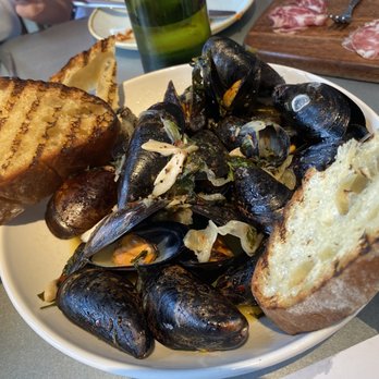 Sixty Vines - Mussels - New American Near Me - Nashville, Tennessee Sixty Vines - Mussels - New American Near Me - Nashville, Tennessee
