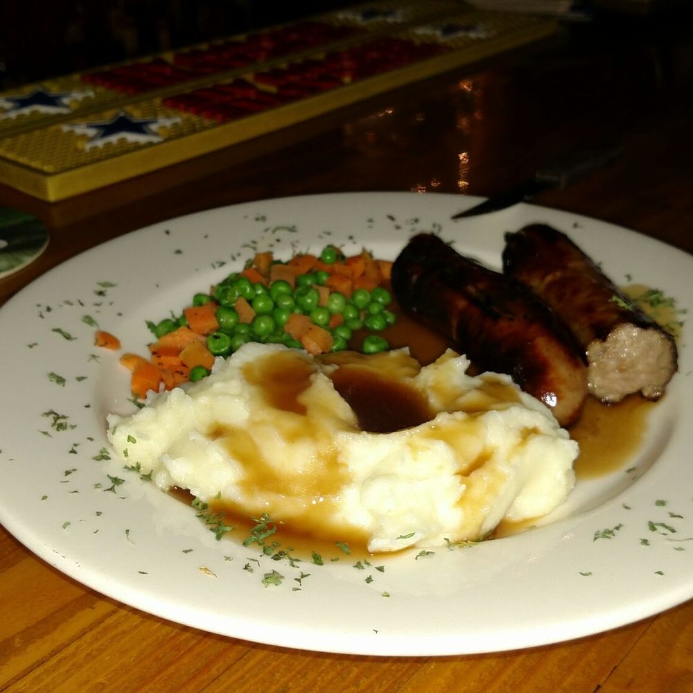 Cornish pasty with mash and peas and carrots.  This took me back home to Wales!