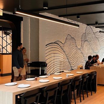 Noble Thai - Main dining room - Thai Near Me - Chicago, Illinois