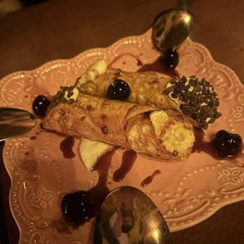 Due Fiori - Perfect cannolis with toffee and amaretto cherries - Italian Near Me - Long Beach, California