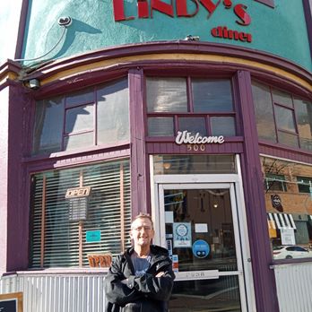Lindy's Diner - The front door of Lindy's restaurant downtown. - Diners Near Me - Albuquerque, New Mexico