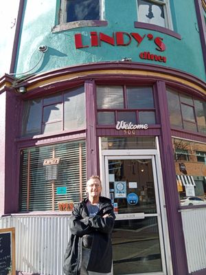 Lindy's Diner by null