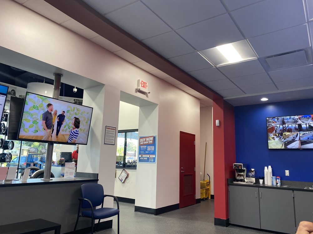 TIRE DISCOUNTERS Updated August 2024 2076 Winchester Rd NE, Huntsville, Alabama Tires