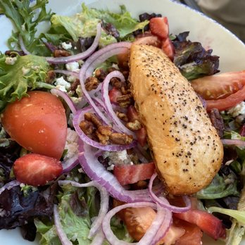 Harmony Inn - Strawberry salad with salmon - American Near Me - Harmony, Pennsylvania Harmony Inn - Strawberry salad with salmon - American Near Me - Harmony, Pennsylvania