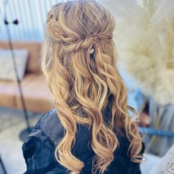 Janerockstar Salon - Exactly how I pictured my hair to be on my wedding day - Jane was so quick on putting extensions on my thin hair