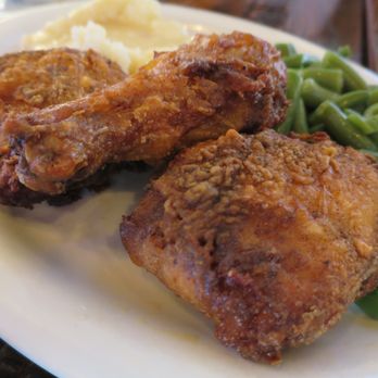 Dinah's Comfort Kitchen - Fried Chicken - Waffles Near Me - Culver City, California