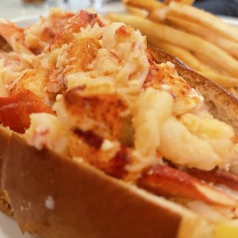 Little Whale - Classic Boston Lobster Roll! - Bars Near Me - Boston, Massachusetts Little Whale - Classic Boston Lobster Roll! - Bars Near Me - Boston, Massachusetts