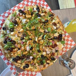 Bombay Chicken Pizza