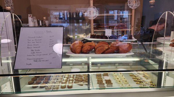 CRÉMEUX French Pâtisserie by null