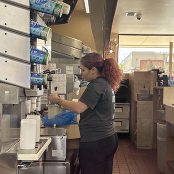 Dairy Queen Grill & Chill - Employee would not speak with me, rolled her eyes and ignored me - Ice Cream & Frozen Yogurt Near Me - Odenton, Maryland