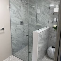Action Glass of Santa Fe Shower.