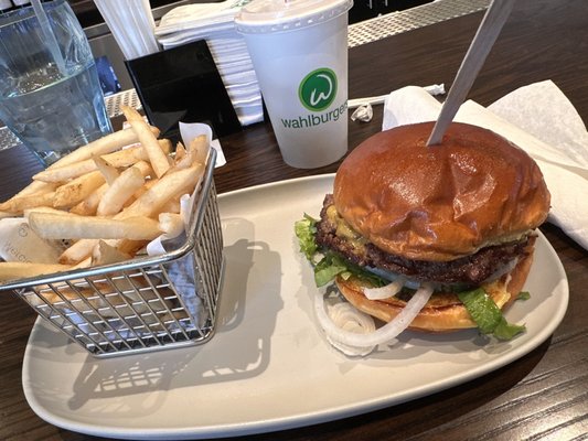 Wahlburgers by null