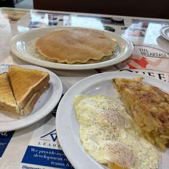 Breakfast Queen - Pancakes, toast, eggs (over easy) - Breakfast & Brunch Near Me - Englewood, Colorado