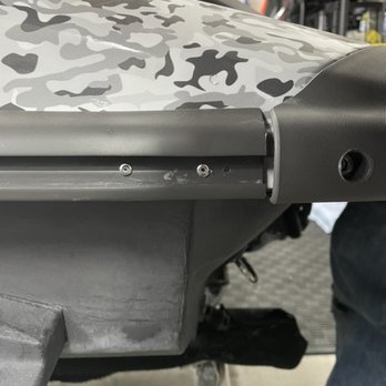 Diamond Wraps & Print - Trim 1" short and tiny rivets that don't go through hull they are set in the fiberglass pulled right out - Graphic Design Near Me - Las Vegas, Nevada Diamond Wraps & Print - Trim 1" short and tiny rivets that don't go through hull they are set in the fiberglass pulled right out - Graphic Design Near Me - Las Vegas, Nevada