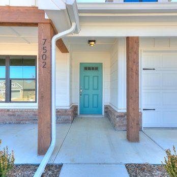 Simmons Homes - Love the choice of cedar accents! - Home Developers Near Me - Owasso, Oklahoma Simmons Homes - Love the choice of cedar accents! - Home Developers Near Me - Owasso, Oklahoma