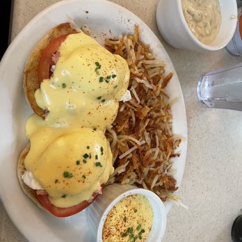 Chomper Cafe - Crab Benedict with hash browns and side of sausage gravy. - Cafes Near Me - Hayden, Idaho Chomper Cafe - Crab Benedict with hash browns and side of sausage gravy. - Cafes Near Me - Hayden, Idaho