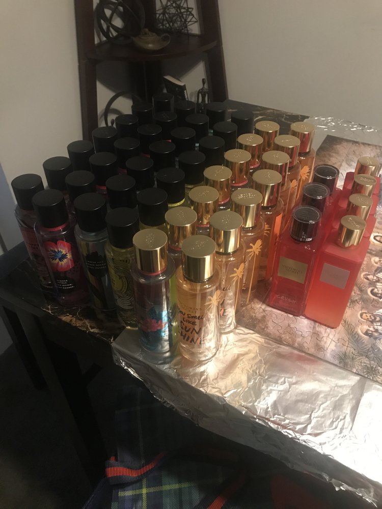 THE FAMILY CLOSET Updated October 2024 8335 Court Ave, Hamlin, West