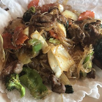 Chili Thai - Drunken Noodles Beef with glass noodles - Salad Near Me - Columbus, Georgia Chili Thai - Drunken Noodles Beef with glass noodles - Salad Near Me - Columbus, Georgia