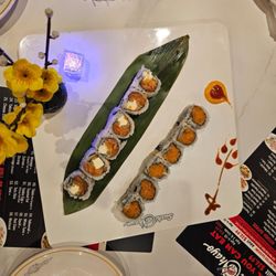 Sushi Ohayo - Philadelphia roll and spicy salmon roll