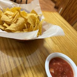 Chihuahua's Mexican Family Grill - Chips and salsa