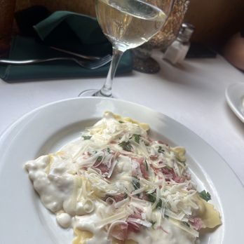 Bella Italia - Chicken, ravioli, in white sauce - Italian Near Me - Kennewick, Washington