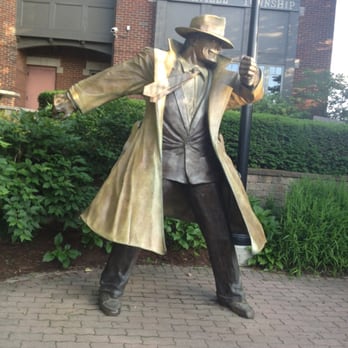 Dick Tracy Monument - Dick Tracey Statue - Landmarks & Historical Buildings Near Me - Naperville, Illinois