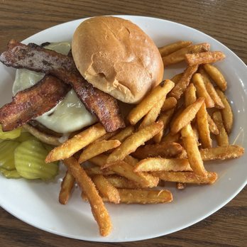 Bump's Family Restaurant - Bacon Cheeseburger - American Near Me - Glencoe, Minnesota