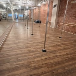 Catwoman Pole Academy - Pole dance studio