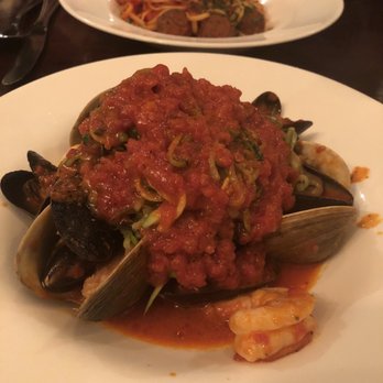 LB Social - Zucchini linguine seafood - Wine Bars Near Me - Long Beach, New York