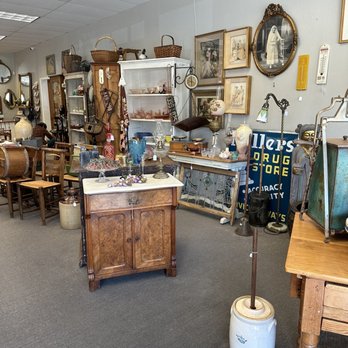 Antiques On Second - Antiques Near Me - Napa, California