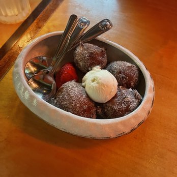Phlight - Banana donuts w ice cream - Wine Bars Near Me - Whittier, California Phlight - Banana donuts w ice cream - Wine Bars Near Me - Whittier, California
