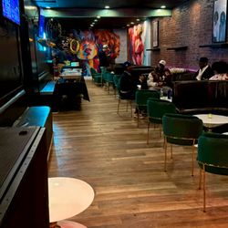Taylour Peighton - Hookah lounge