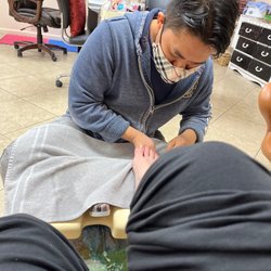 Van's Nails & Spa Plus - Getting my toes & feet done by Wally! He's wonderful!