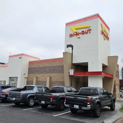 In-N-Out Burger - Street View