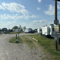 Governor's RV Park - Crummy RV park