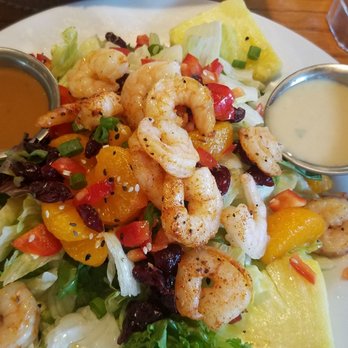 Chili's - Pineapple Caribbean Salad with Shrimp (alternative to Chicken) - Bars Near Me - Aurora, Colorado Chili's - Pineapple Caribbean Salad with Shrimp (alternative to Chicken) - Bars Near Me - Aurora, Colorado