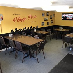 Village Pizza - Dining area