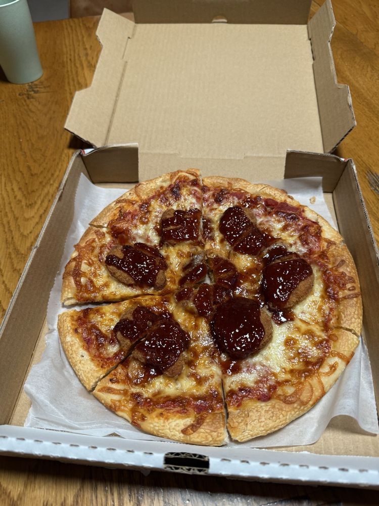 Dighton House of Pizza Logo
