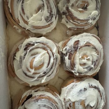 Cinnabon - Hard as a rock. Likely a few days old - Bakeries Near Me - Taylor, Michigan