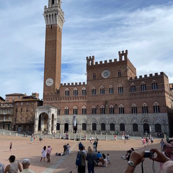 Piazza del Campo - Local Flavor Near Me - Siena, SI